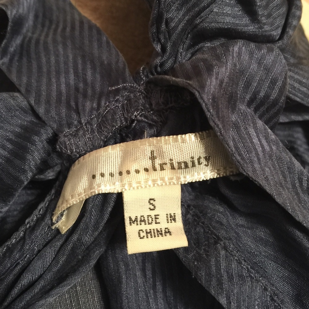 Trinity navy Top. - Picture 3 of 4